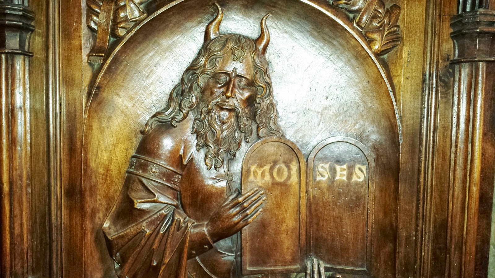 [Image: Moses-with-horns-wood-carving-2167752063.jpg]