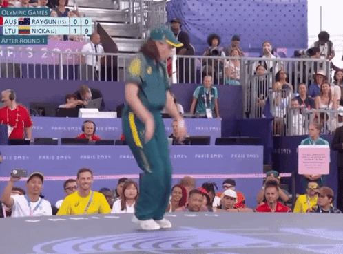 [Image: breakdancing-breaking-4294517648.gif]