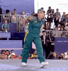 [Image: breakdancing-breaking.gif]